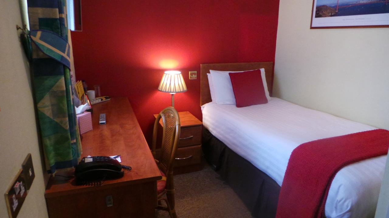 The Peacock Townhouse Hotel Kenilworth - Warwick エクステリア 写真